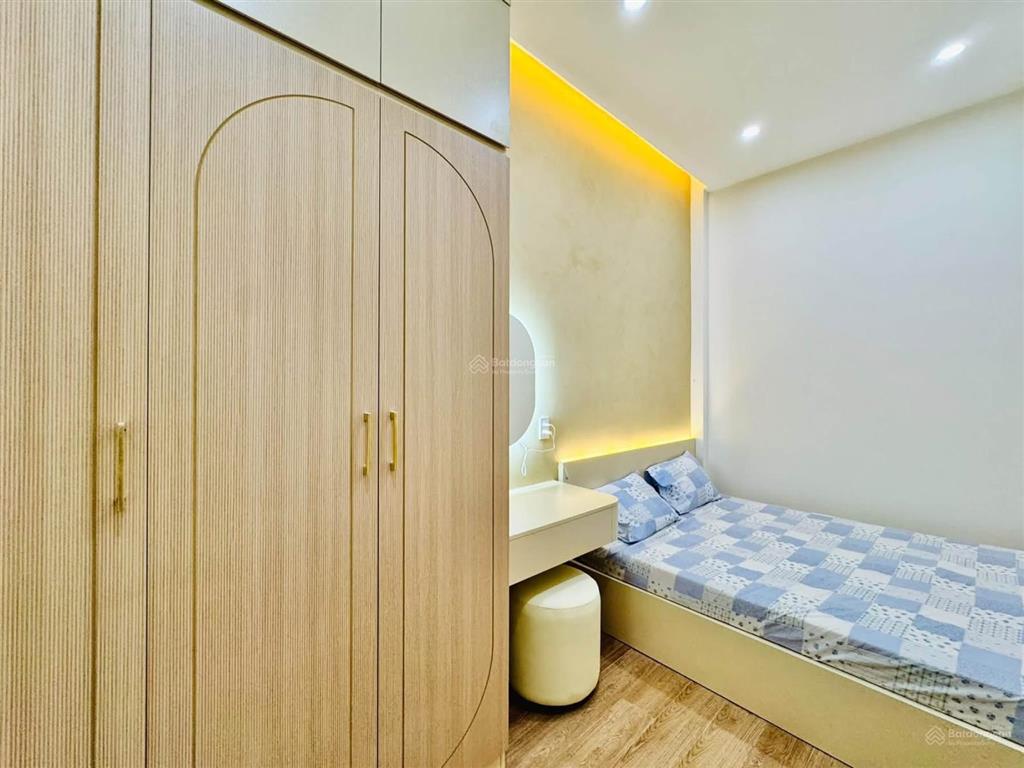 Hẻm oto 6m bạch vân  phường 5  quận 5, gần chợ hoà bình. 71m2, thu nhập 20tr/tháng