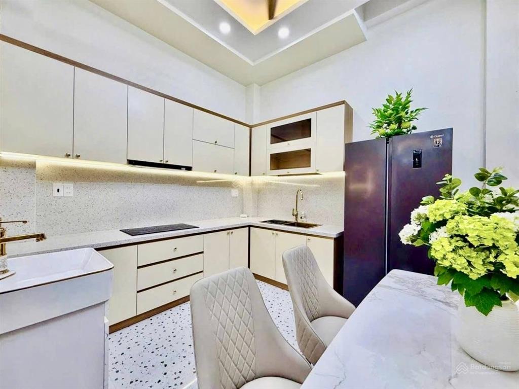 Hàng độc cần bán nguyễn tri phương  p9  q5, gần chợ an đông. 77m2, đang cho thuê 24 triệu