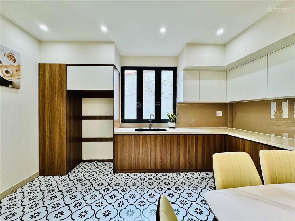 Hẻm ô tô 6m bạch vân  phường 5  quận 5, gần chợ hoà bình.giá 9tỷ780tr/71m2, thu nhập 20tr/tháng