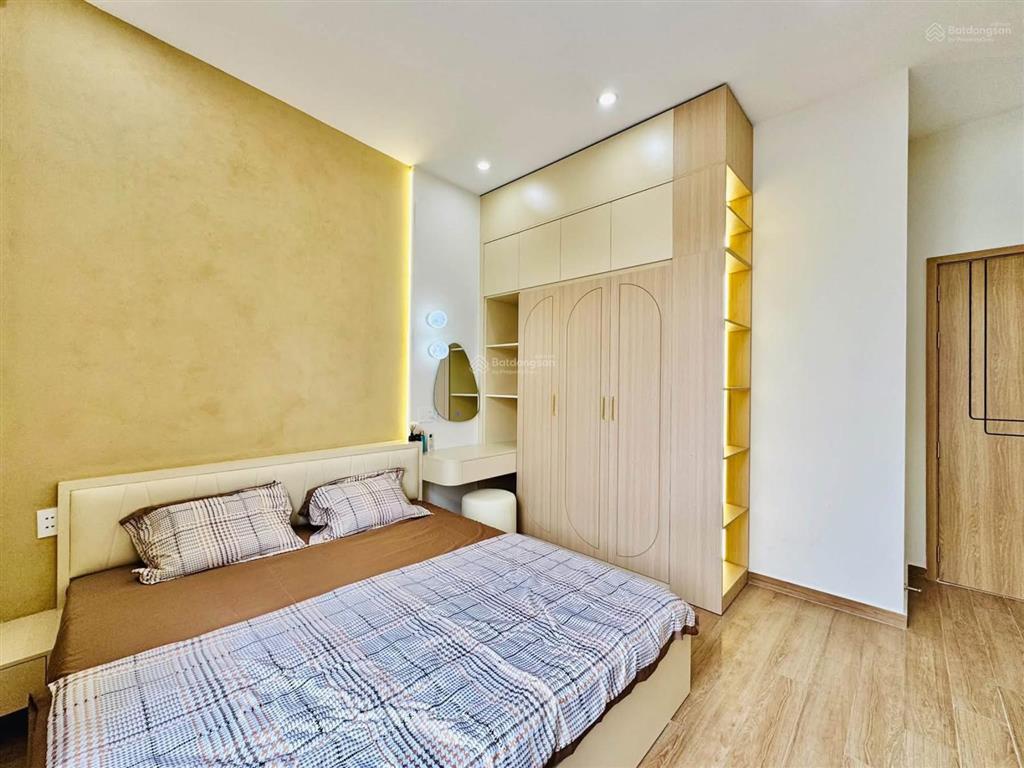 Hẻm ô tô 6m bạch vân  phường 5  quận 5, gần chợ hoà bình.giá 9tỷ780tr/71m2, thu nhập 20tr/tháng
