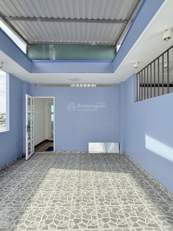 Cách sân bay 5 phút, nhà nguyễn trọng tuyểntân bình diện tích 70,8m2 giá 2tỷ990 hợp đồng thuê 19tr