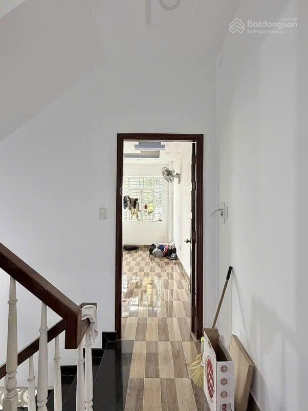 Cách sân bay 5 phút, nhà nguyễn trọng tuyểntân bình diện tích 70,8m2 giá 2tỷ990 hợp đồng thuê 19tr