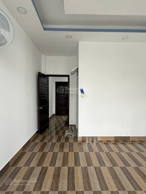 Cách sân bay 5 phút, nhà nguyễn trọng tuyểntân bình diện tích 70,8m2 giá 2tỷ990 hợp đồng thuê 19tr