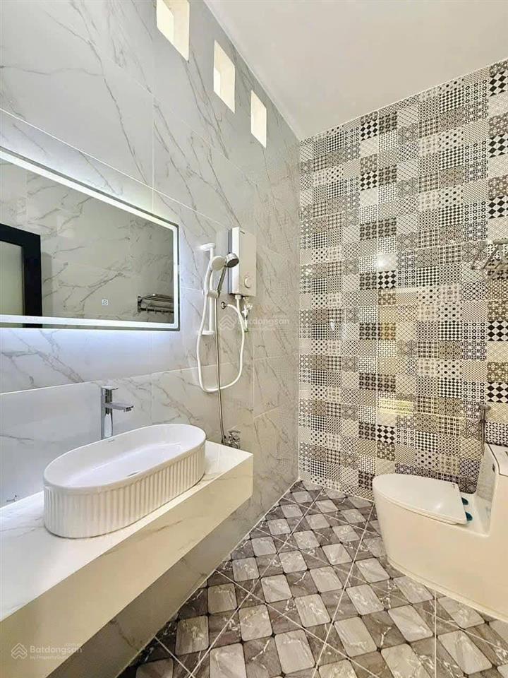 Nhà cách mạng tháng 8quận 10 cho thuê 23tr/th, gần tttm vincom 3/2 diện tích 67,6m2 giá 3tỷ890 tl