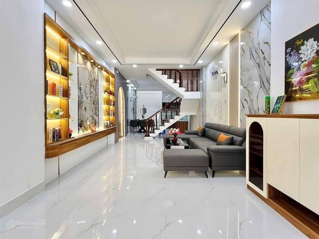 Nhà cách mạng tháng 8quận 10 cho thuê 23tr/th, gần tttm vincom 3/2 diện tích 67,6m2 giá 3tỷ890 tl