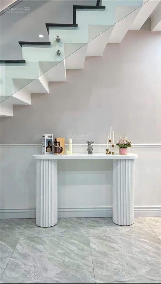 Kẹt tiền bán nhà trần minh quyềnquận 10 giá 3tỷ6 dt 72,5m2 gần học viện hành chính cho thuê 24tr