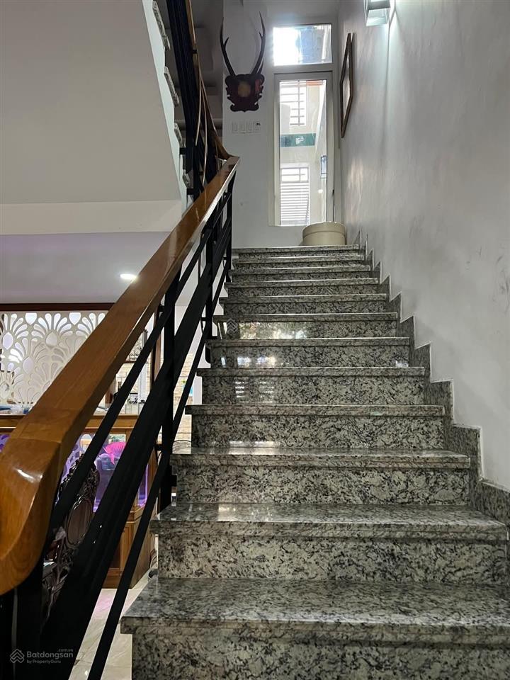 Tôi bán gấp nhà trần đình xuquận 1 giá 5tỷ2 diện tích 75,6m2 gần th trần hưng đạo cho thuê 27tr/th