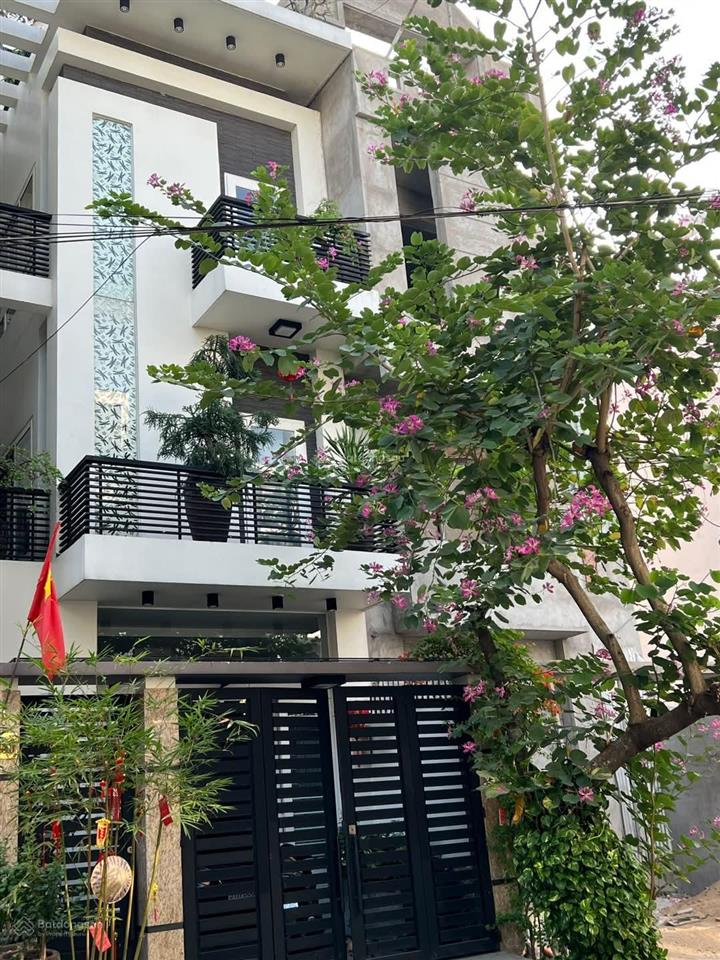 Tôi bán gấp nhà trần đình xuquận 1 giá 5tỷ2 diện tích 75,6m2 gần th trần hưng đạo cho thuê 27tr/th