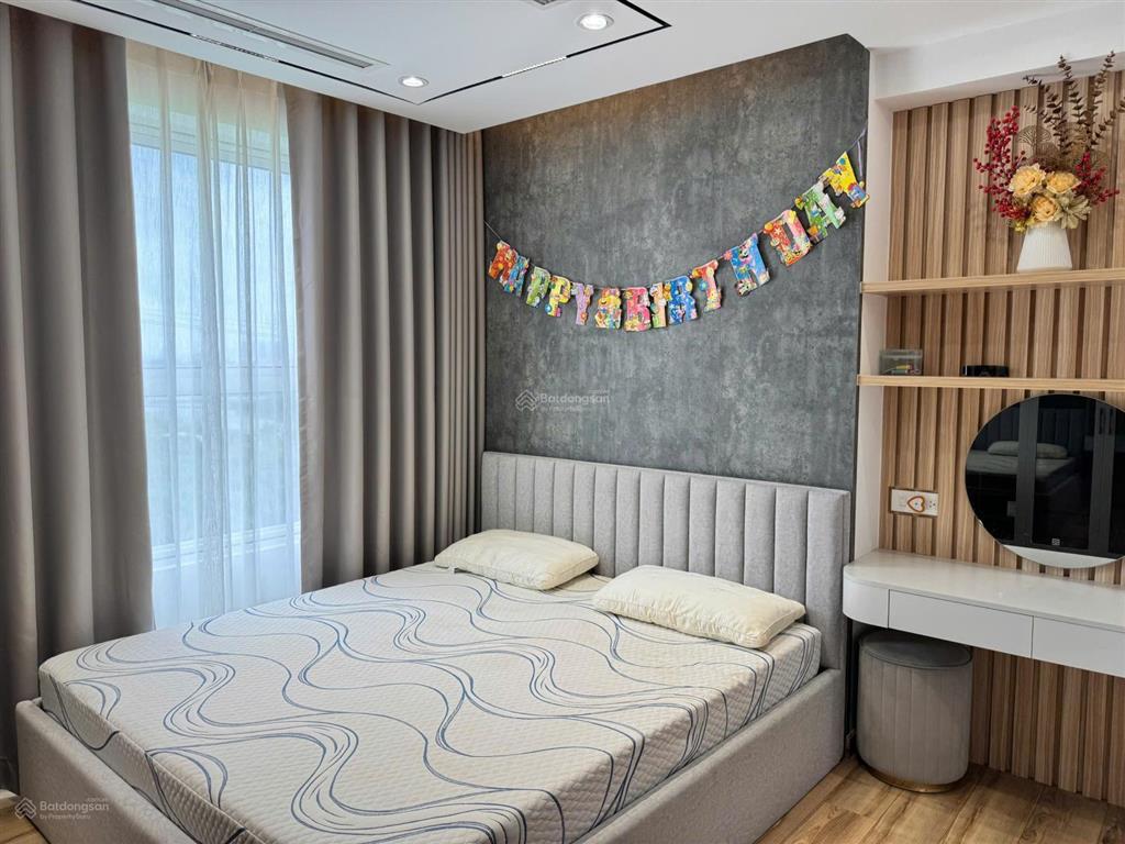 Ngoại 7 bán nhà đường hoàng diệuquận 4 cho thuê 21tr/th, dt 68m2 giá 3tỷ200 gần đại học luật tp