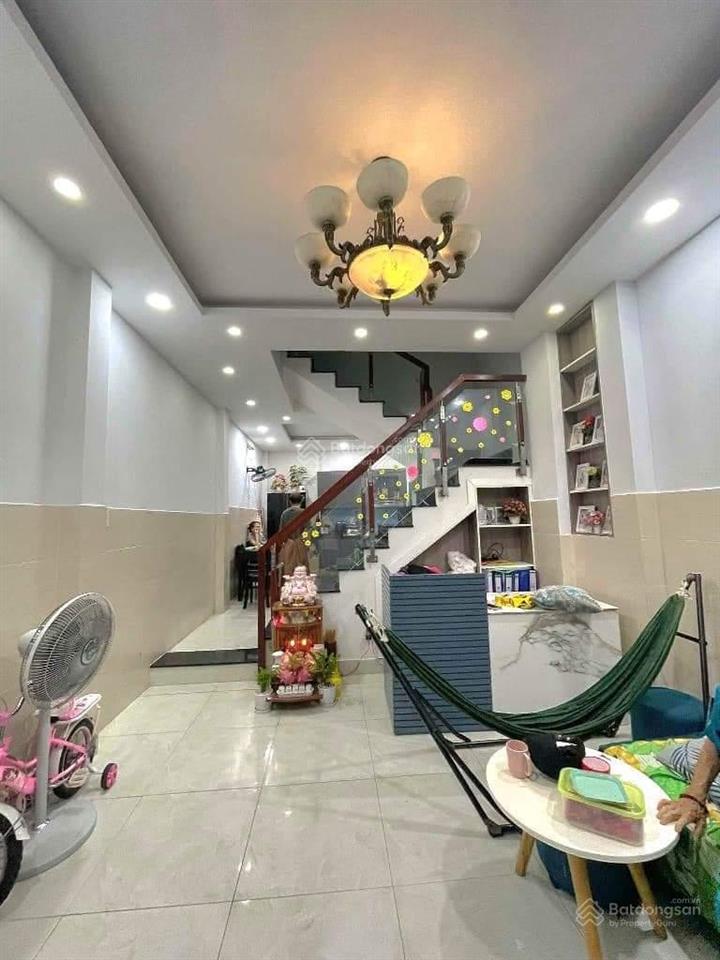 Bán nhà lê hồng phongq5 đang cho thuê 23tr/th, gần bv chấn thương chỉnh hình. dt 65,1m2 giá 2tỷ990