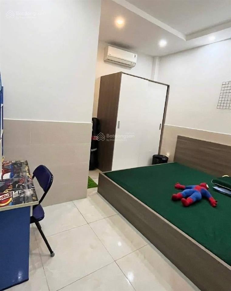 Bán nhà lê hồng phongq5 đang cho thuê 23tr/th, gần bv chấn thương chỉnh hình. dt 65,1m2 giá 2tỷ990
