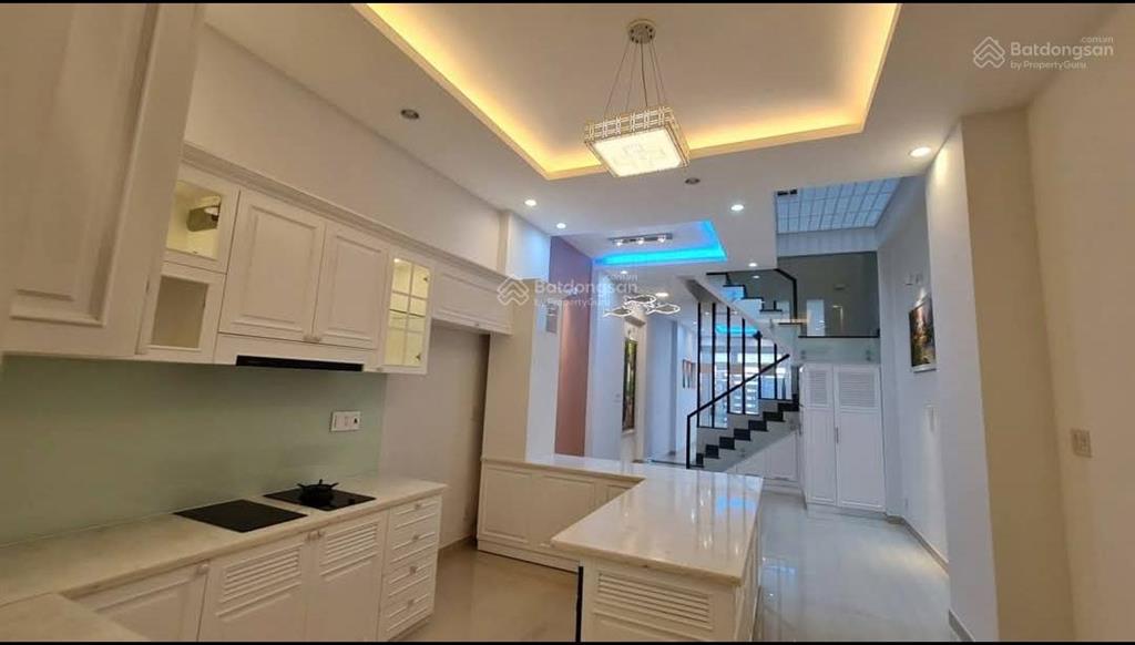 Cô ngọc bán nhà hùng vươngquận 10, diện tích 82m2 giá 4ty050 gần chợ hồ thị kỷ, cho thuê 24tr/t