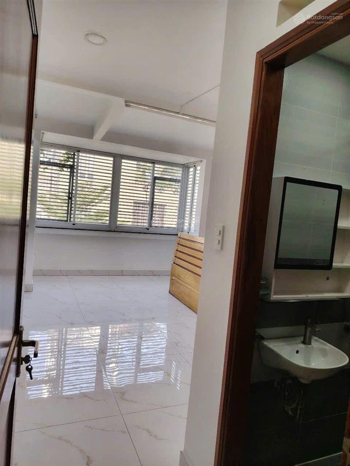Gia đình tôi bán nhà hoà hưngquận 10 diện tích 75,6m2 giá 2tỷ9 gần mầm non bình minh cho thuê 18tr
