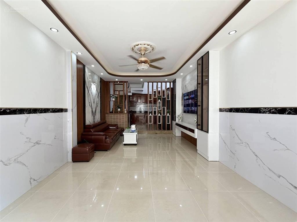 Nhà gần chợ thiếc đang cho thuê 20tr/th đường tân phướcquận11 diện tích 85,6m2 giá 3tỷ170 còn tl