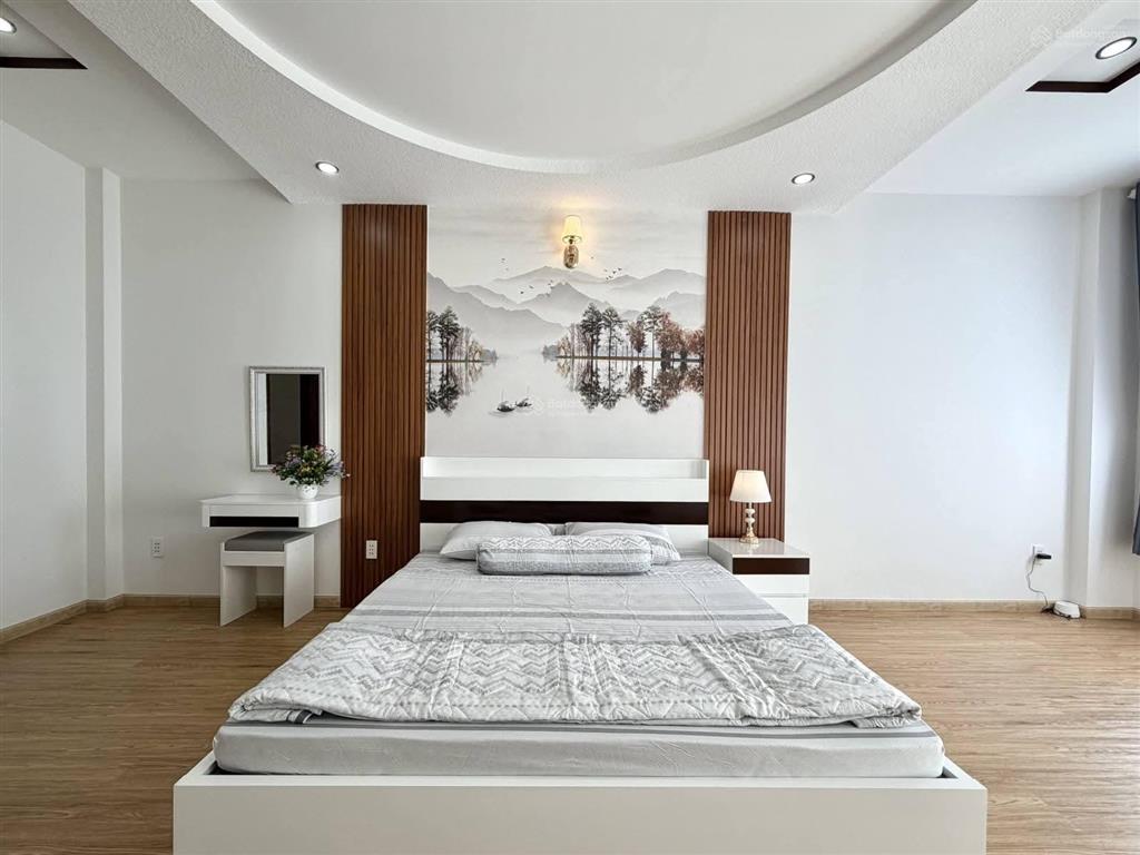 Nhà gần chợ thiếc đang cho thuê 20tr/th đường tân phướcquận11 diện tích 85,6m2 giá 3tỷ170 còn tl