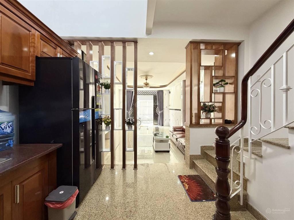 Nhà gần chợ thiếc đang cho thuê 20tr/th đường tân phướcquận11 diện tích 85,6m2 giá 3tỷ170 còn tl