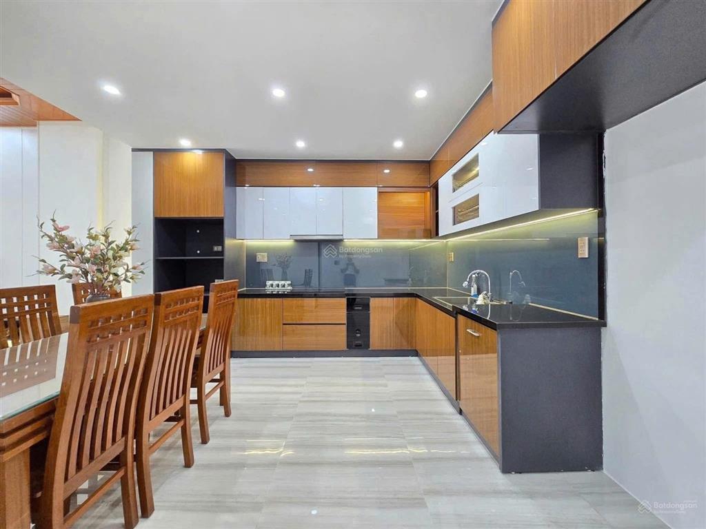 Bán gấp nhà nguyễn gia thiềuquận 3 cho thuê 28tr/th diện tích 78,5m2 giá 4ty99 gần đại học sài gòn