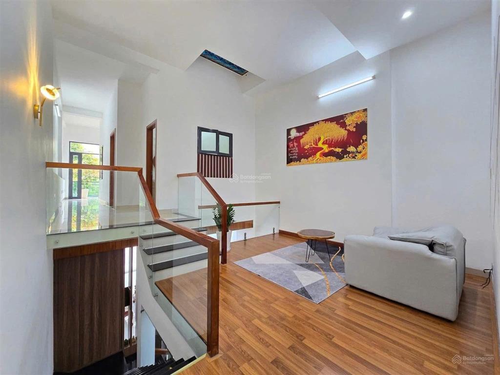 Bán gấp nhà nguyễn gia thiềuquận 3 cho thuê 28tr/th diện tích 78,5m2 giá 4ty99 gần đại học sài gòn