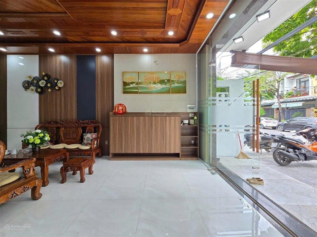 Bán gấp nhà nguyễn gia thiềuquận 3 cho thuê 28tr/th diện tích 78,5m2 giá 4ty99 gần đại học sài gòn