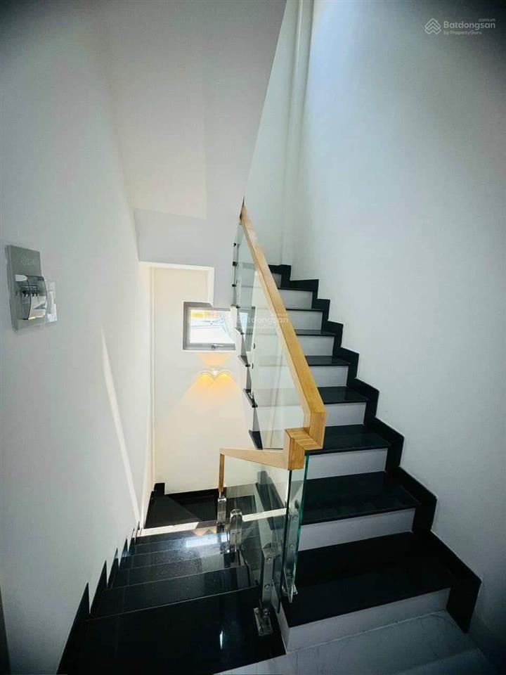 Nhà đẹp đường phan phú tiênquận 5 cho thuê 24tr, gần trường thcs hồng bàng giá chỉ 3tỷ89 dt 83,2m2