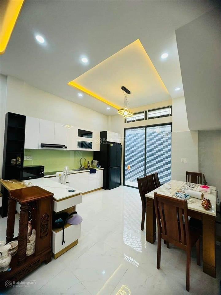 Nhà đẹp đường phan phú tiênquận 5 cho thuê 24tr, gần trường thcs hồng bàng giá chỉ 3tỷ89 dt 83,2m2