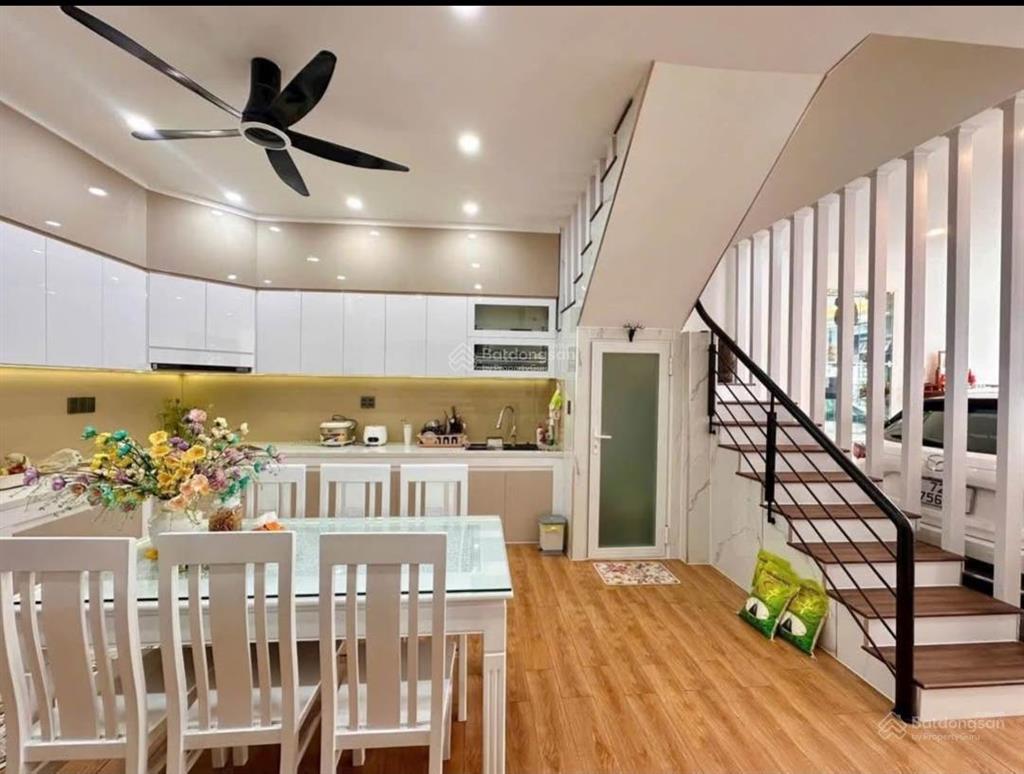 Nhà gần chợ thiếc đang cho thuê 21tr/th đường tân phướcquận 11 diện tích lớn 69,2m2 giá tốt 2tỷ500