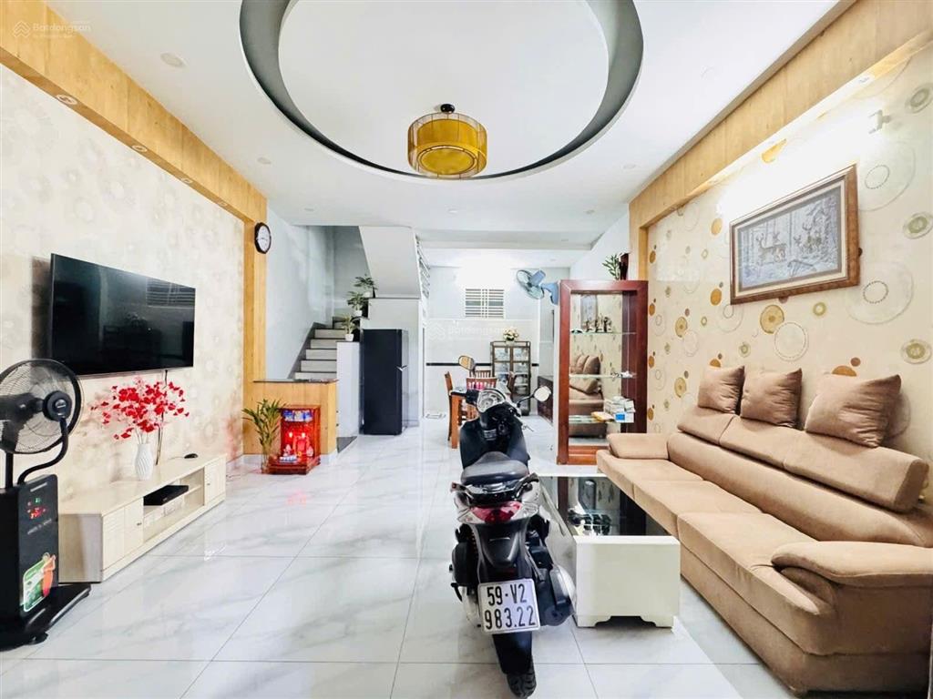 Nhà giá tốt hiện cho thuê 22tr/th ở nghĩa thục  quận 5 diện tích 66,8m2 gần chợ hoà bình