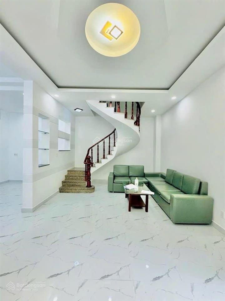 Tôi cần bán nhà diện tích 77,5m2 giá 4tỷ3 gần bệnh viện mắt ở lê ngô cátquận 3 đang cho thuê 24tr