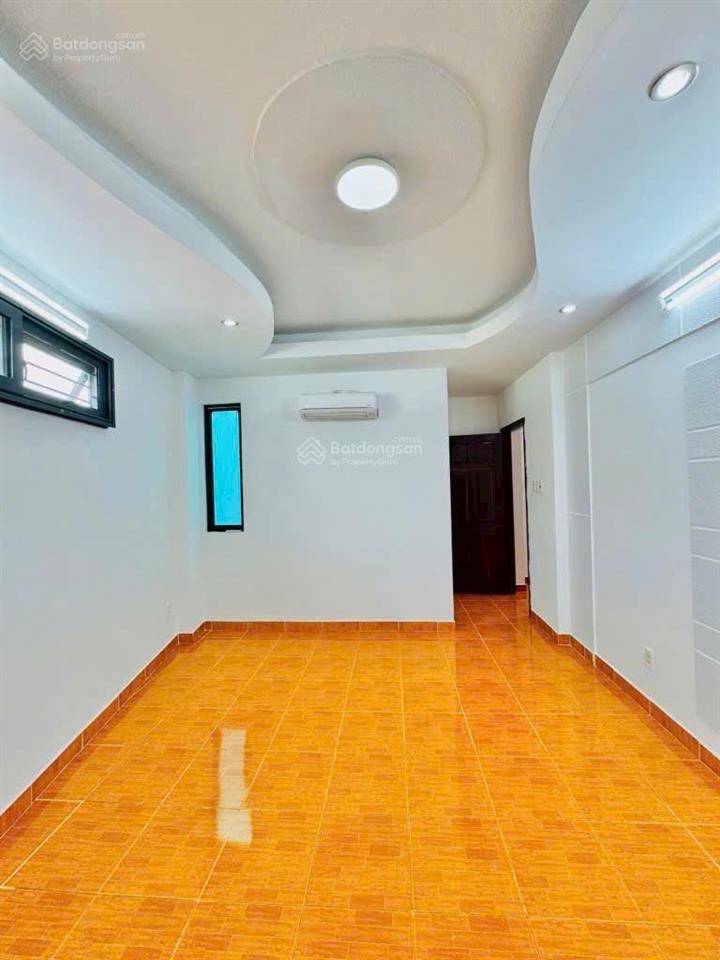 Tôi cần bán nhà diện tích 77,5m2 giá 4tỷ3 gần bệnh viện mắt ở lê ngô cátquận 3 đang cho thuê 24tr