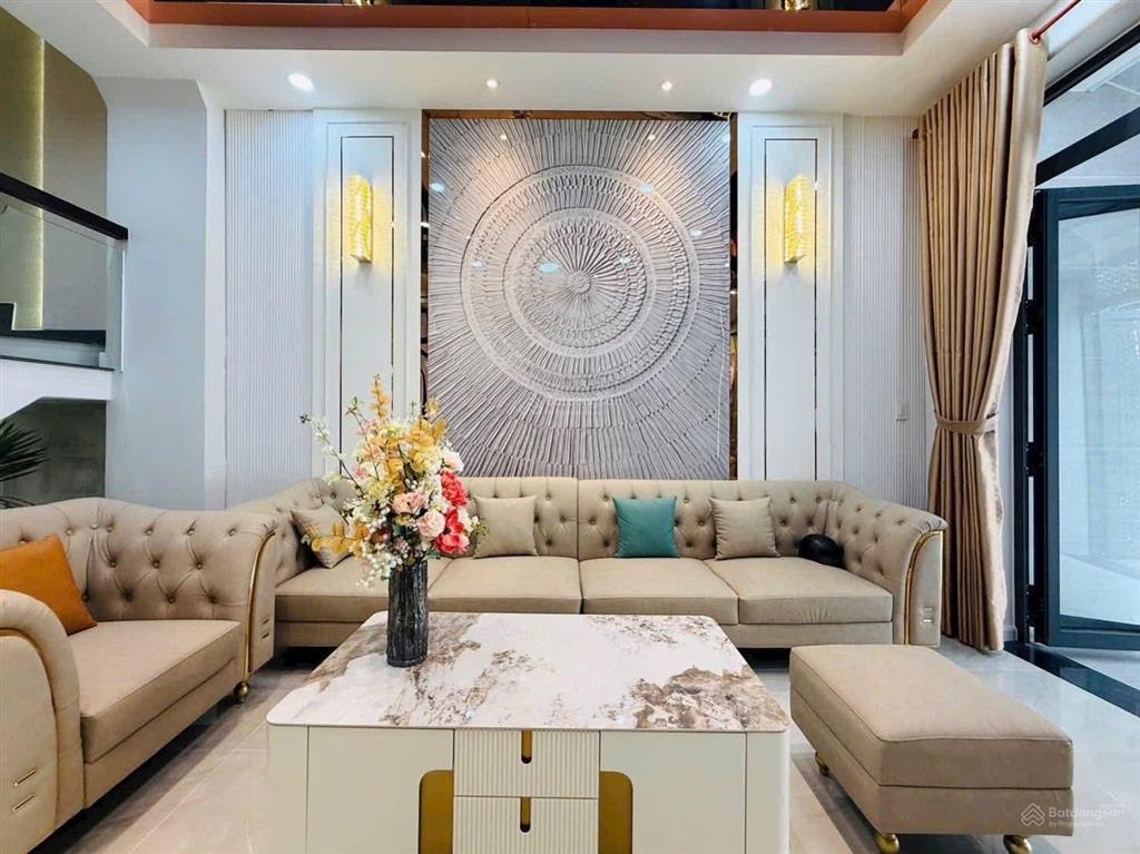 Bán gấp nhà đường chu văn anquận 6 đang cho thuê 23tr/tháng, dt 72,8m2 giá 3tỷ25 gần chợ bình tây