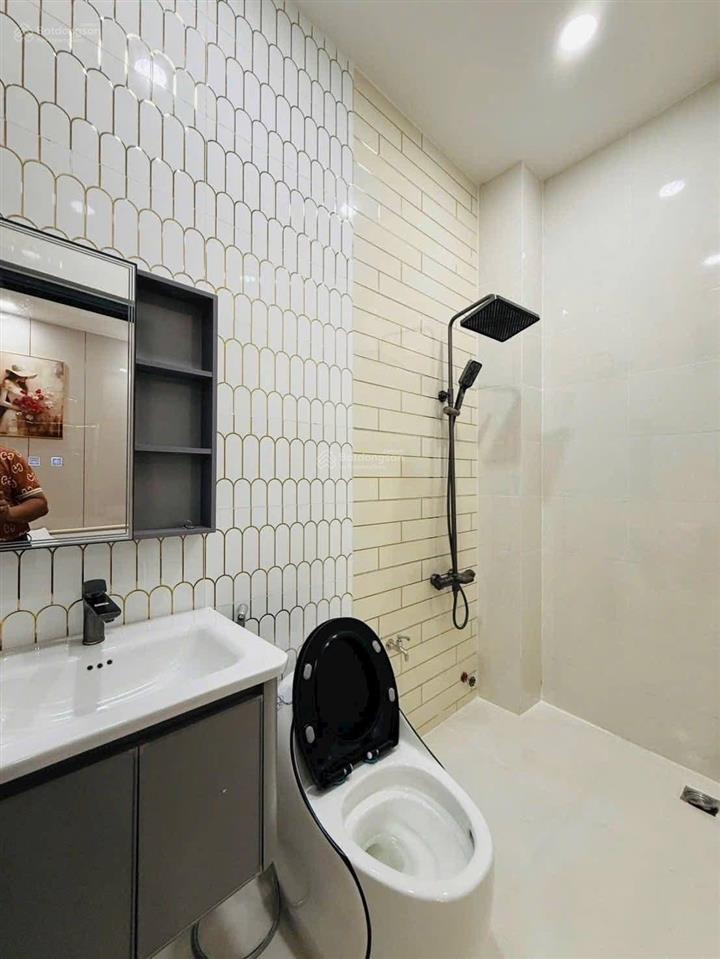 Bán gấp nhà đường chu văn anquận 6 đang cho thuê 23tr/tháng, dt 72,8m2 giá 3tỷ25 gần chợ bình tây