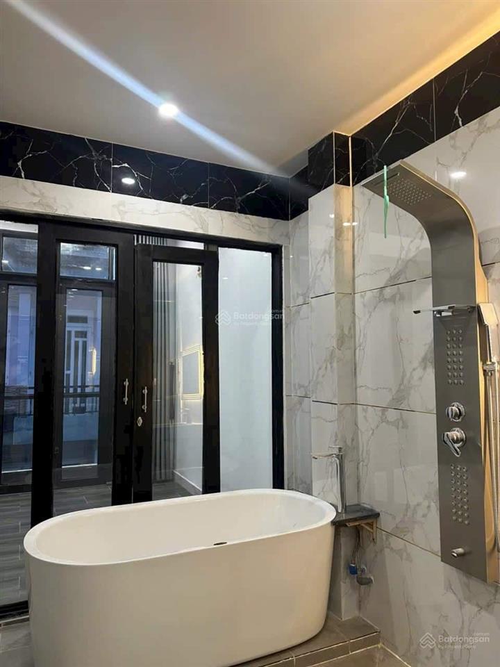 Giá đình tôi bán nhà tân vĩnhquận 4 dt 76m2 giá 8tỷ49 gần trường chính trị quận 4 cho thuê 23tr/th