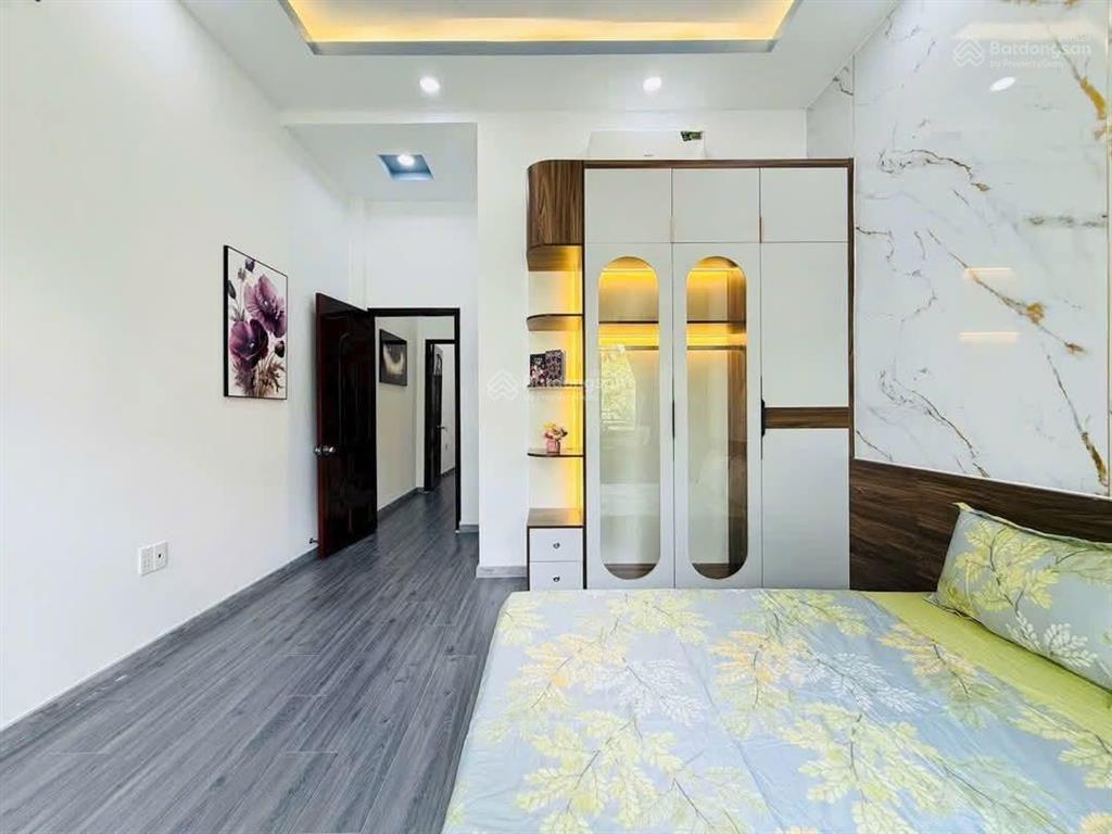 Nhà ngộp đường lê quang sungquận 6 gần th võ văn tần diện tích 63,6m2 giá 2tỷ65 đang cho thuê 18tr