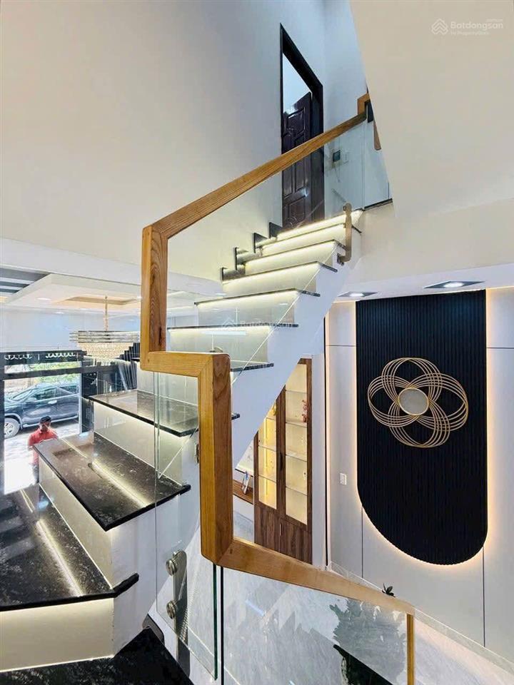 Nhà ngộp đường lê quang sungquận 6 gần th võ văn tần diện tích 63,6m2 giá 2tỷ65 đang cho thuê 18tr
