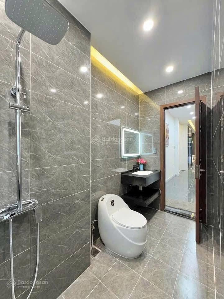 Có ngay nhà 83m2 giá 4tỷ200 còn tl lê văn miếnquận 2 gần trường đại học văn hoá đang cho thuê 26tr