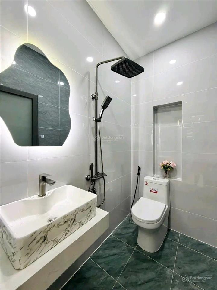 Kẹt tiền bán nhà lưu xuân tínquận5 dt 67,5m2 giá 3tỷ68 gần vòng xoay phan đình phùng cho thuê 23tr