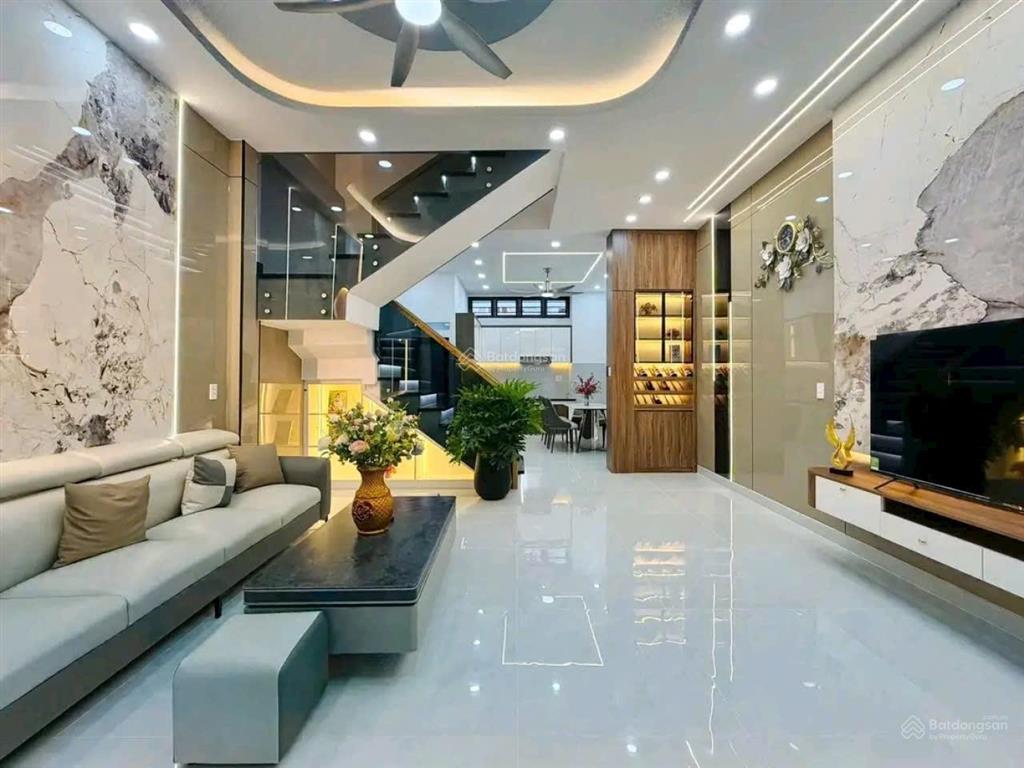 Kẹt tiền bán nhà lưu xuân tínquận5 dt 67,5m2 giá 3tỷ68 gần vòng xoay phan đình phùng cho thuê 23tr