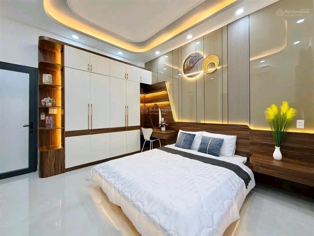 Kẹt tiền bán nhà lưu xuân tínquận5 dt 67,5m2 giá 3tỷ68 gần vòng xoay phan đình phùng cho thuê 23tr