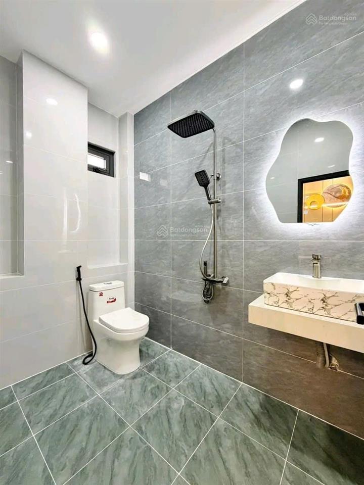 Kẹt tiền bán nhà lưu xuân tínquận5 dt 67,5m2 giá 3tỷ68 gần vòng xoay phan đình phùng cho thuê 23tr