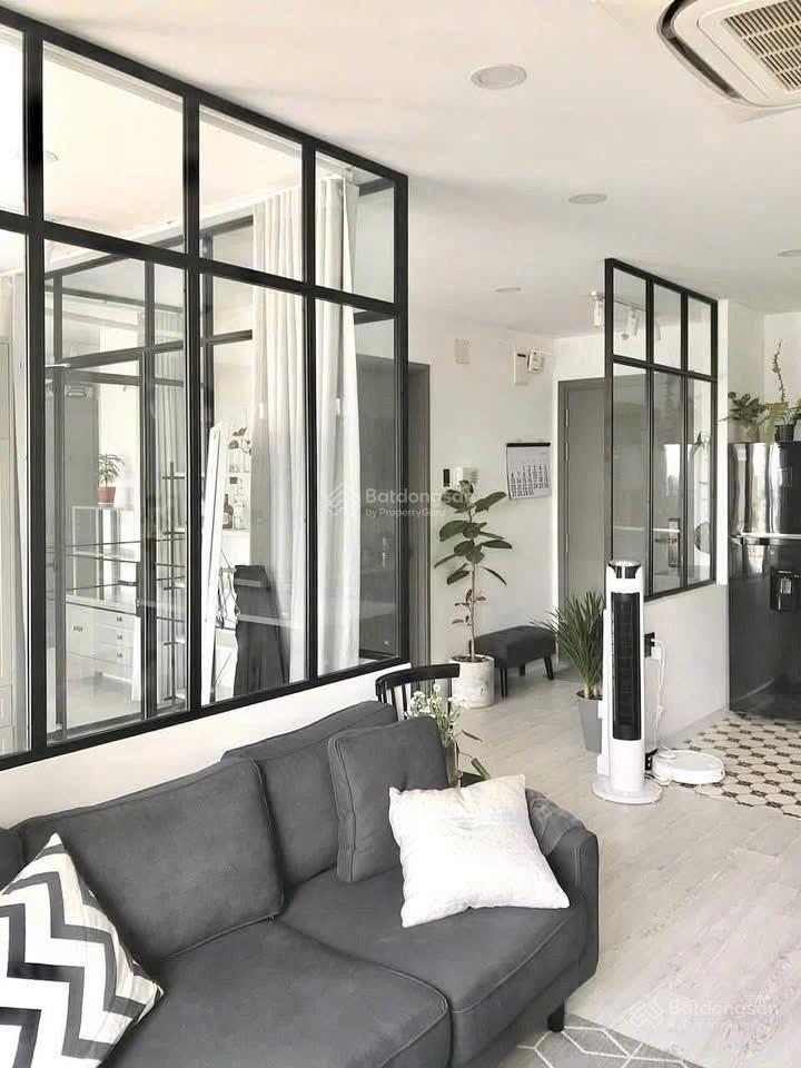 Bán gấp chung cư sunrise riverside 70m2, giá 2tỷ91, 2pn 2wc đang cho thuê 17tr gần đh tôn đức thắng
