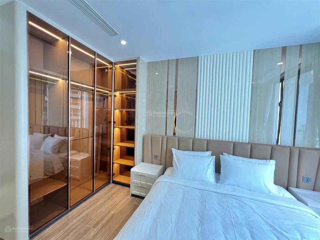 Chung cư vinhomes central park 2pn 2wc, dt lớn 91m2 giá 2tỷ250 còn tl view nhìn thẳng sông sài gòn