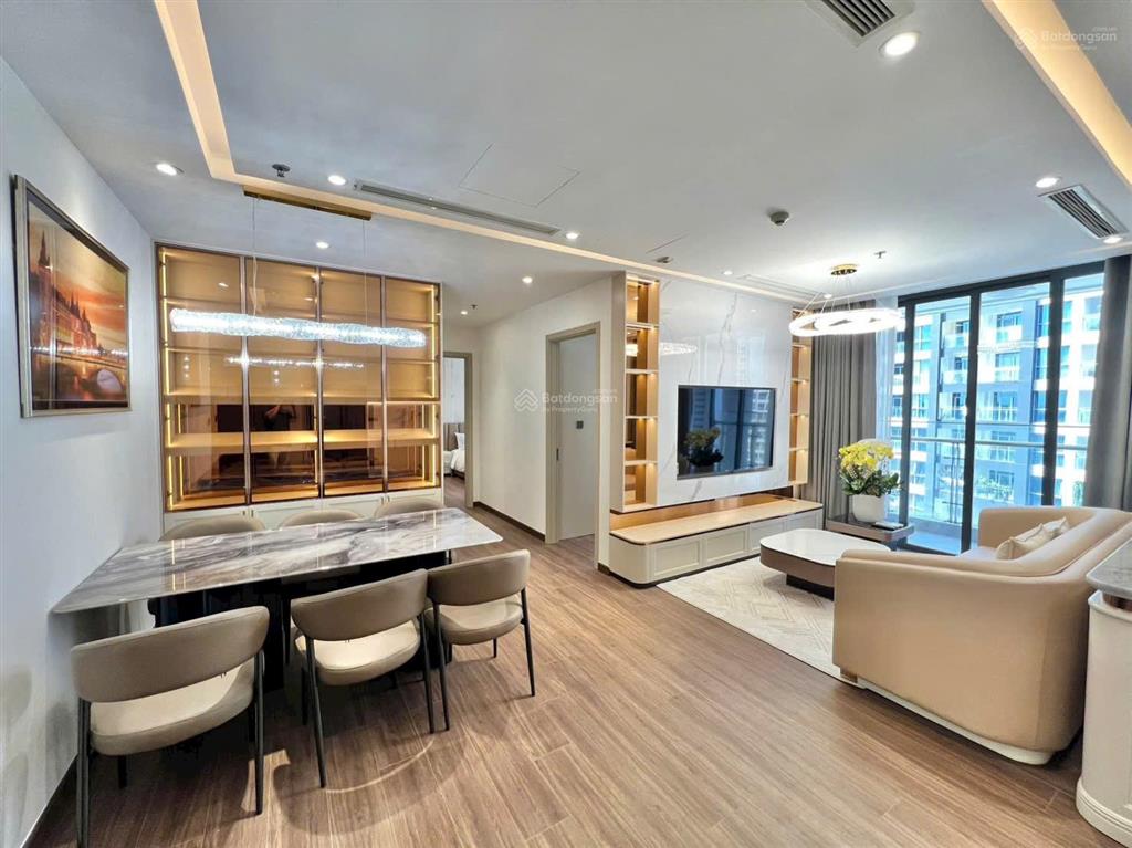 Chung cư vinhomes central park 2pn 2wc, dt lớn 91m2 giá 2tỷ250 còn tl view nhìn thẳng sông sài gòn