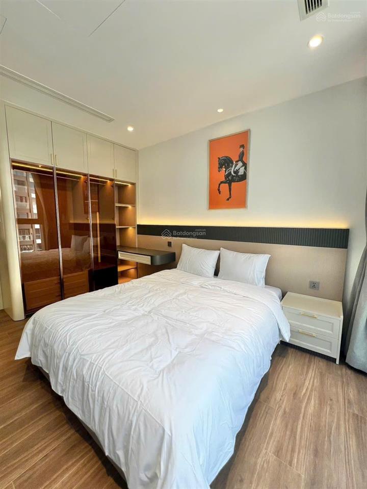 Chung cư vinhomes central park 2pn 2wc, dt lớn 91m2 giá 2tỷ250 còn tl view nhìn thẳng sông sài gòn