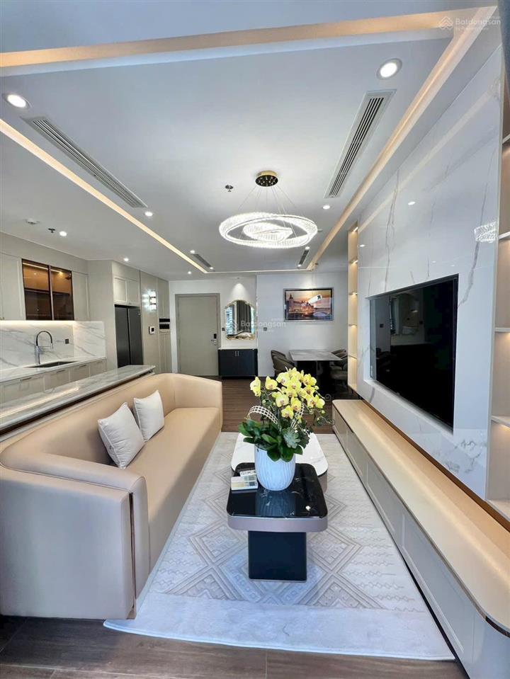 Chung cư vinhomes central park 2pn 2wc, dt lớn 91m2 giá 2tỷ250 còn tl view nhìn thẳng sông sài gòn
