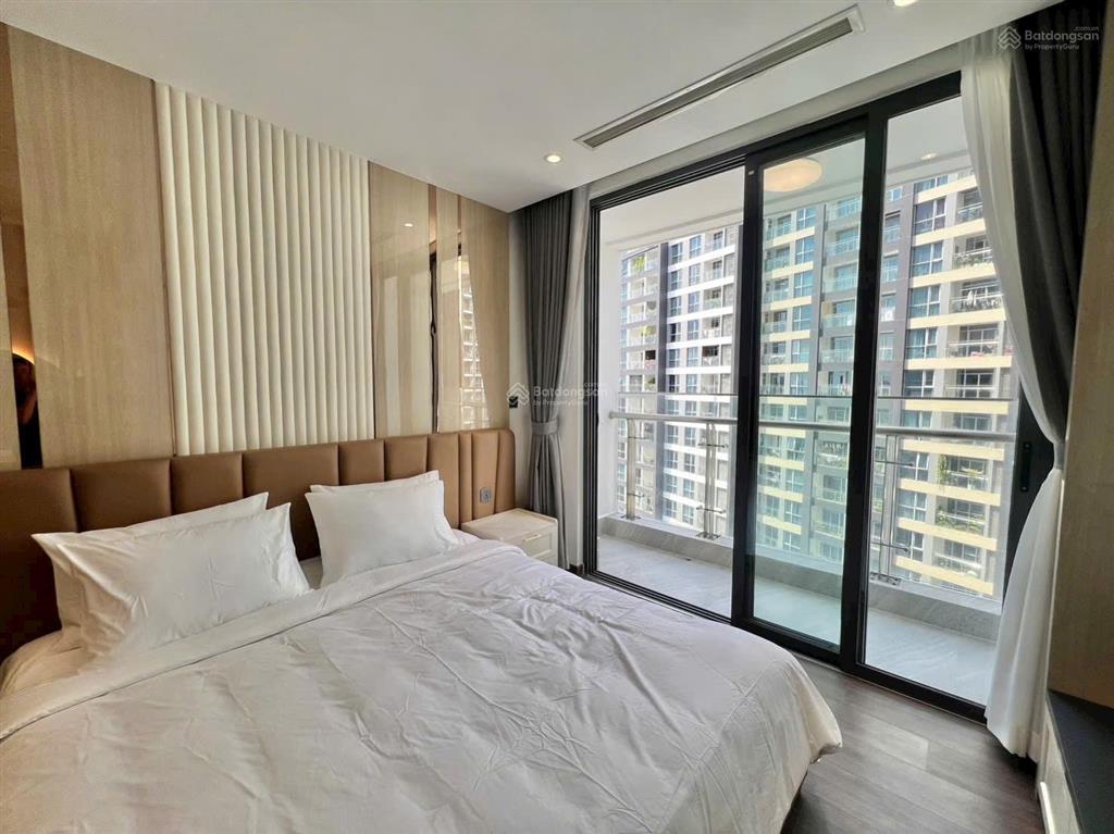 Chung cư vinhomes central park 2pn 2wc, dt lớn 91m2 giá 2tỷ250 còn tl view nhìn thẳng sông sài gòn