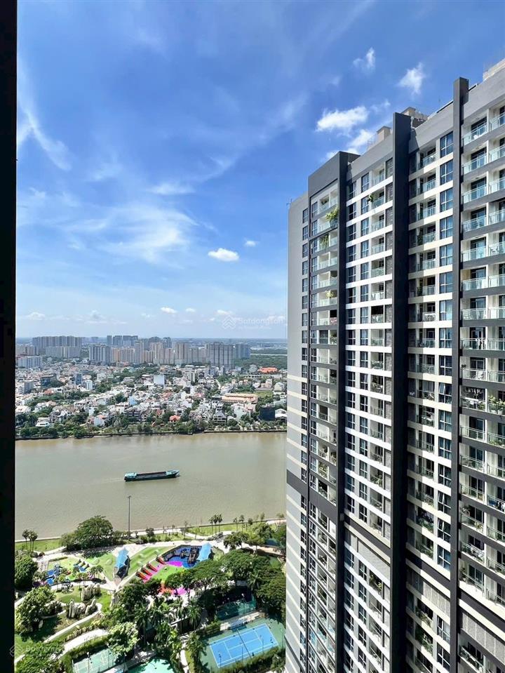 Chung cư vinhomes central park 2pn 2wc, dt lớn 91m2 giá 2tỷ250 còn tl view nhìn thẳng sông sài gòn