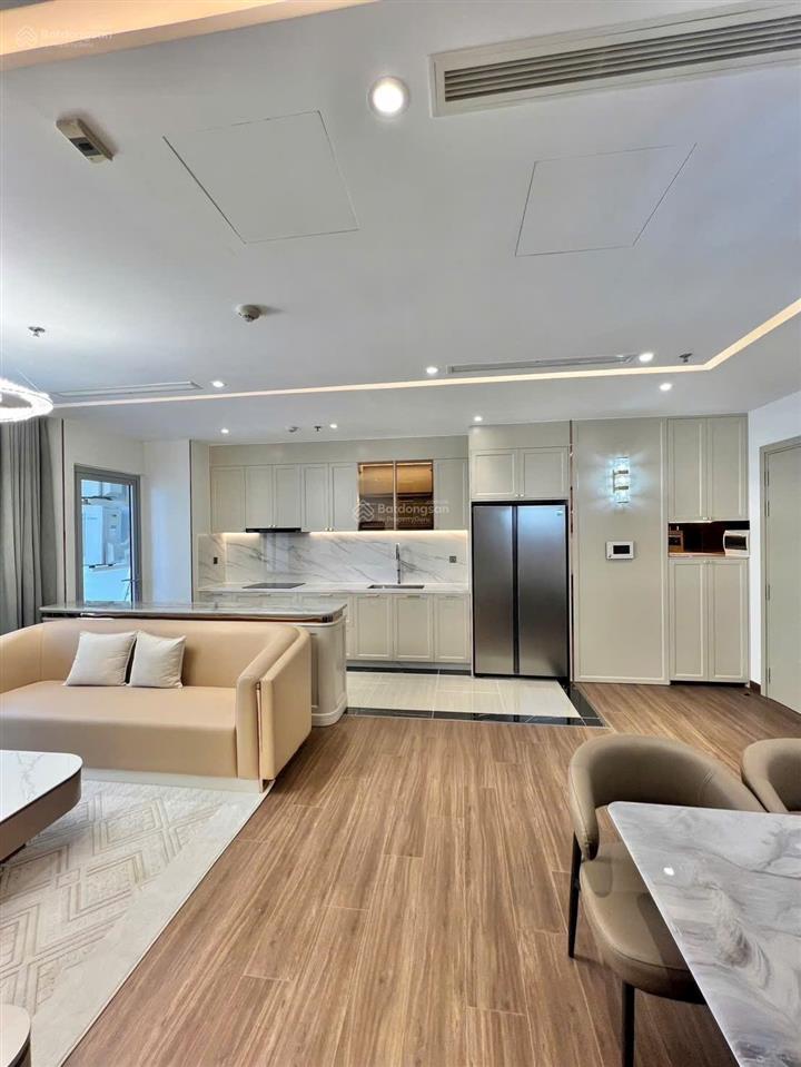 Chung cư vinhomes central park 2pn 2wc, dt lớn 91m2 giá 2tỷ250 còn tl view nhìn thẳng sông sài gòn