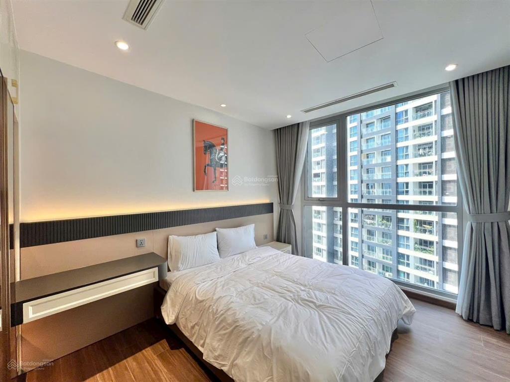 Chung cư vinhomes central park 2pn 2wc, dt lớn 91m2 giá 2tỷ250 còn tl view nhìn thẳng sông sài gòn