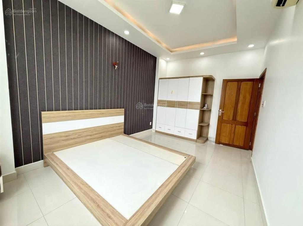 Cán bộ về hưu bán nhà tân hưngquận 5 gần bệnh viện chợ rẫy dt 60,4m2 giá 2tỷ45, đang cho thuê 18tr