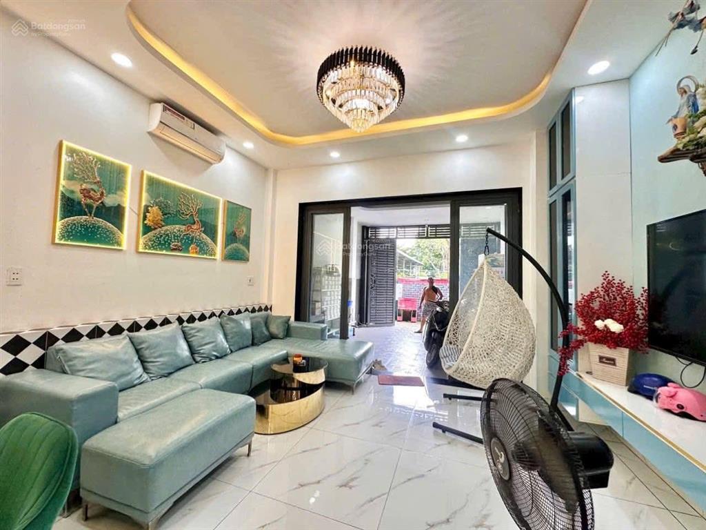 Bán gấp trong tháng nhà phạm phú thứquận 6 dt 68,5m2 giá 3tỷ26 gần chợ bình tiên hợp đồng thuê 22t